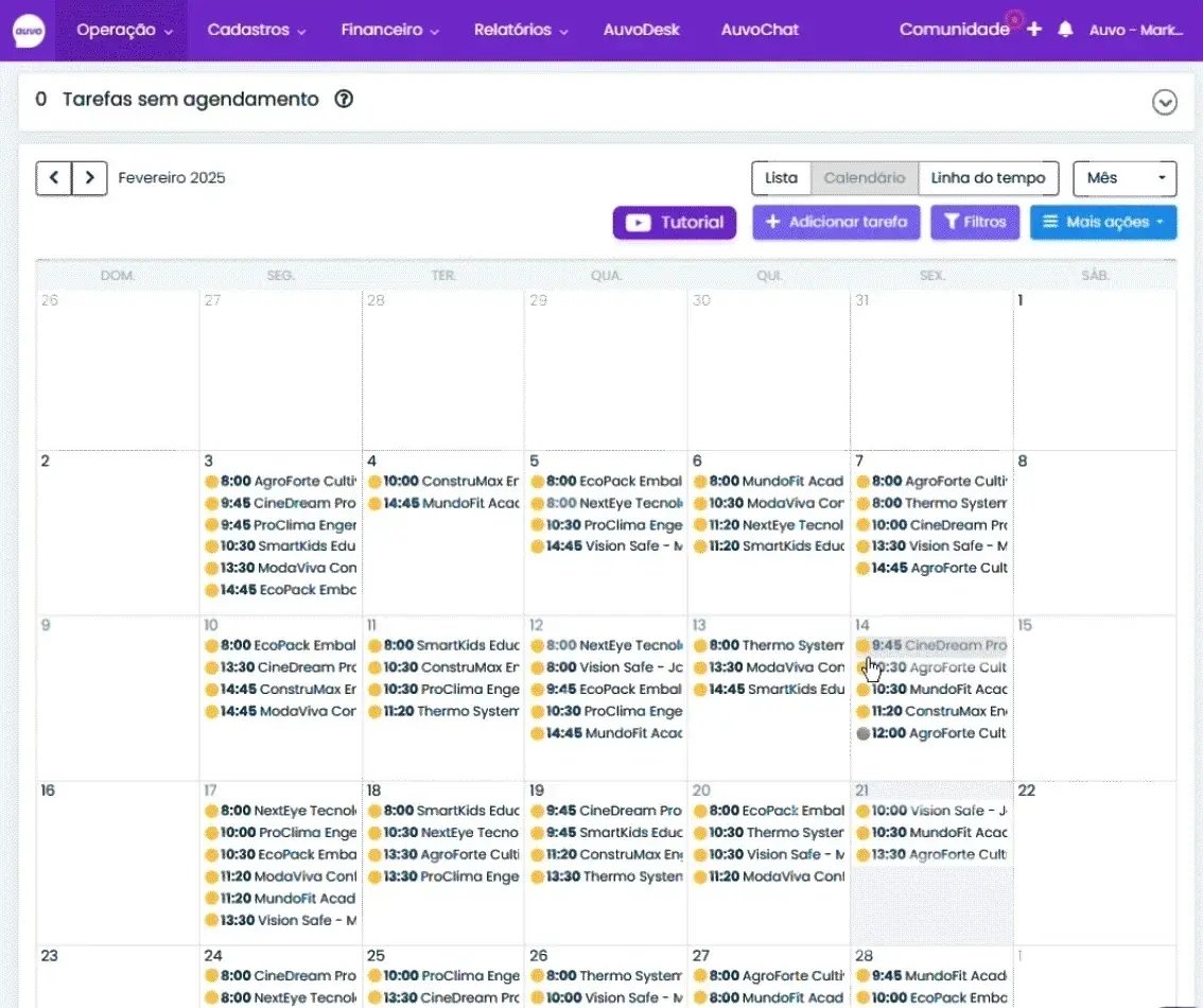 Agenda mensal do Auvo Service com as tarefas preventivas distribuídas em cada dia do calendário