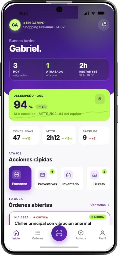Animación de la app para técnicos de Auvo OPS: inicio del día, lista de órdenes de trabajo, detalle de la orden, checklist, ficha del activo, lector de código QR y chat de la orden