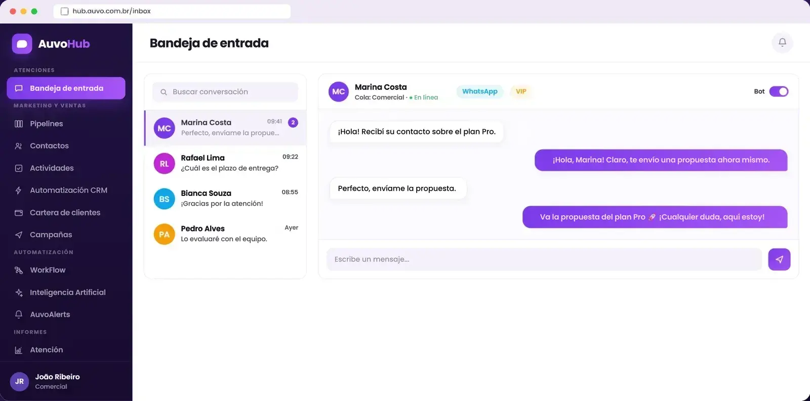 Animación del Auvo Hub que recorre las pantallas Bandeja de entrada, Pipelines, Contactos, Actividades, Automatización del CRM, Cartera de clientes, Campañas, Workflow, Atención con IA, AuvoAlerts e Informe de atención
